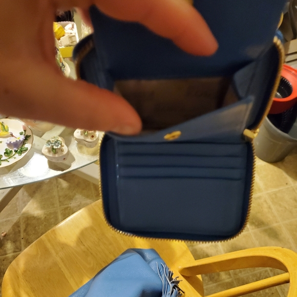Michael Kors pocketbook and wallet - Picture 4 of 10